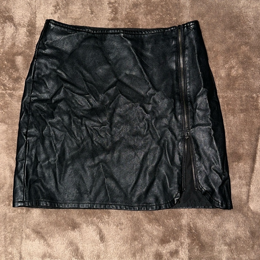 Hollister mini leather skirt